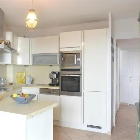 Apartment Les Pins, 3 Pieces, 6 Personnes - Fr-1-252-46 Juan-les-Pins
